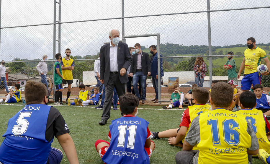 Lazer, geração de emprego e manutenção da limpeza e infraestrutura urbana. As ações fazem parte do pacote de anúncios confirmado nesta quinta-feira (07) pelo governador em exercício Darci Piana em visita à Nova Esperança do Sudoeste. - Nova esperança do Sudoeste, 07/10/2021  -  Foto: Gilson Abreu/AEN