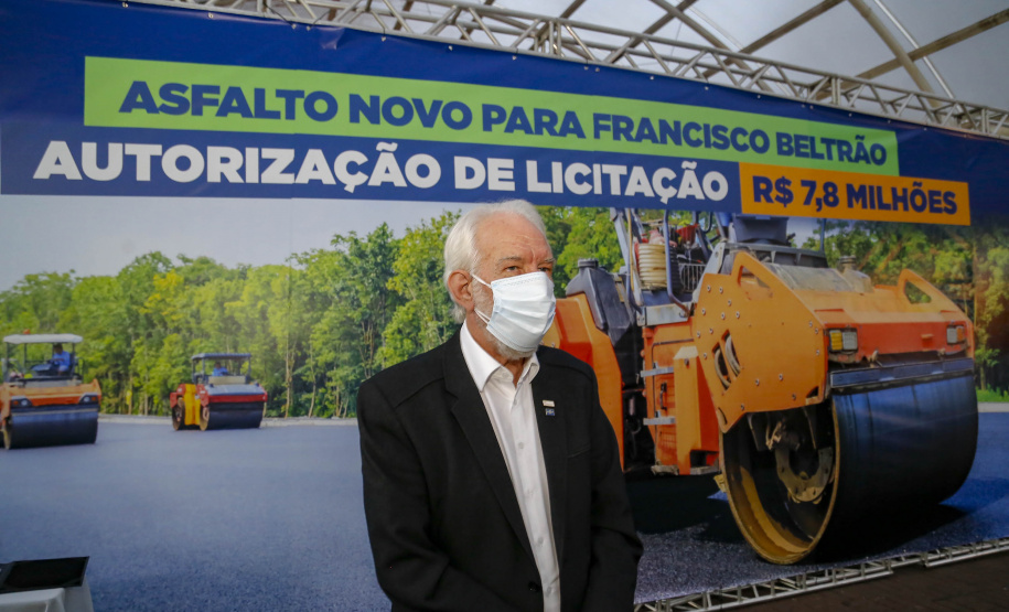 O governador em exercício Darci Piana anunciou nesta quinta-feira (07) novos investimentos para Francisco Beltrão, no Sudoeste do Paraná. As ações do Governo do Estado contemplam equipamentos para a saúde, a pavimentação de 51 vias urbanas e o lançamento do edital de licitação para a construção de uma Delegacia Cidadã na cidade. -  Francisco Beltrão, 07/10/2021  -  Foto: Gilson Abreu/AEN