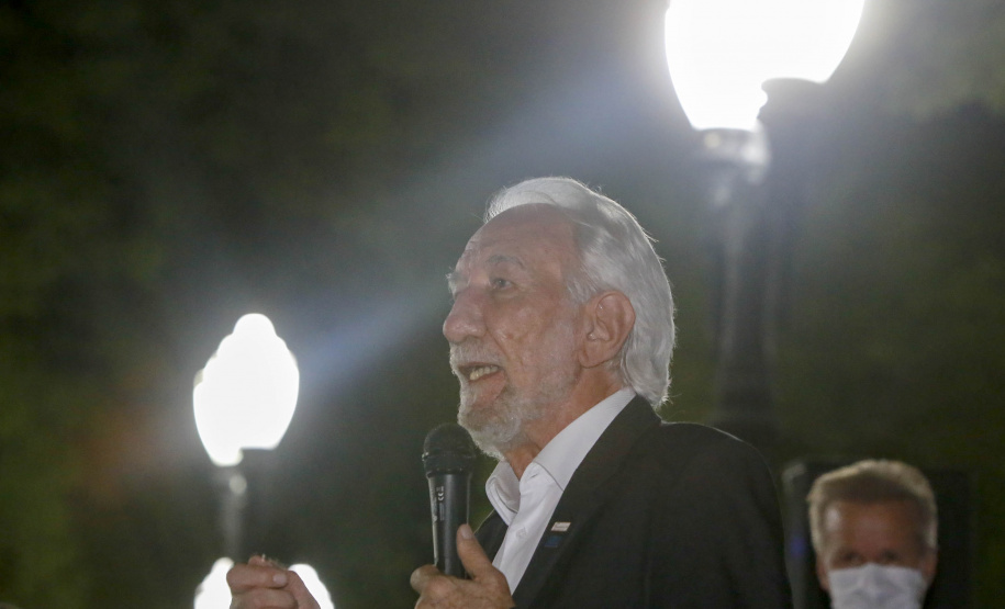 O governador em exercício Darci Piana anunciou nesta quinta-feira (07) novos investimentos para Francisco Beltrão, no Sudoeste do Paraná. As ações do Governo do Estado contemplam equipamentos para a saúde, a pavimentação de 51 vias urbanas e o lançamento do edital de licitação para a construção de uma Delegacia Cidadã na cidade. -  Francisco Beltrão, 07/10/2021  -  Foto: Gilson Abreu/AEN