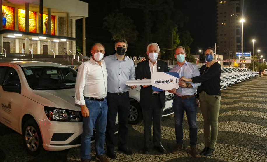 O governador em exercício Darci Piana anunciou nesta quinta-feira (07) novos investimentos para Francisco Beltrão, no Sudoeste do Paraná. As ações do Governo do Estado contemplam equipamentos para a saúde, a pavimentação de 51 vias urbanas e o lançamento do edital de licitação para a construção de uma Delegacia Cidadã na cidade. -  Francisco Beltrão, 07/10/2021  -  Foto: Gilson Abreu/AEN