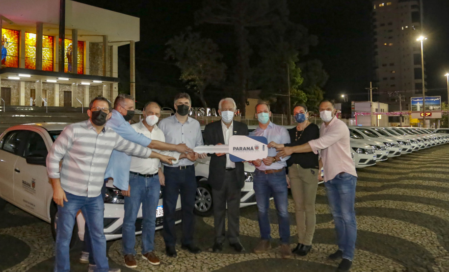 O governador em exercício Darci Piana anunciou nesta quinta-feira (07) novos investimentos para Francisco Beltrão, no Sudoeste do Paraná. As ações do Governo do Estado contemplam equipamentos para a saúde, a pavimentação de 51 vias urbanas e o lançamento do edital de licitação para a construção de uma Delegacia Cidadã na cidade. -  Francisco Beltrão, 07/10/2021  -  Foto: Gilson Abreu/AEN