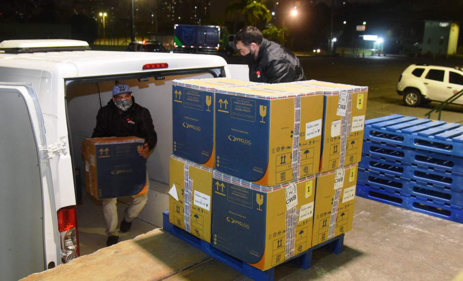 Paraná recebe 124.020 vacinas contra a Covid-19 nesta quinta Foto: Américo Antonio/SESA