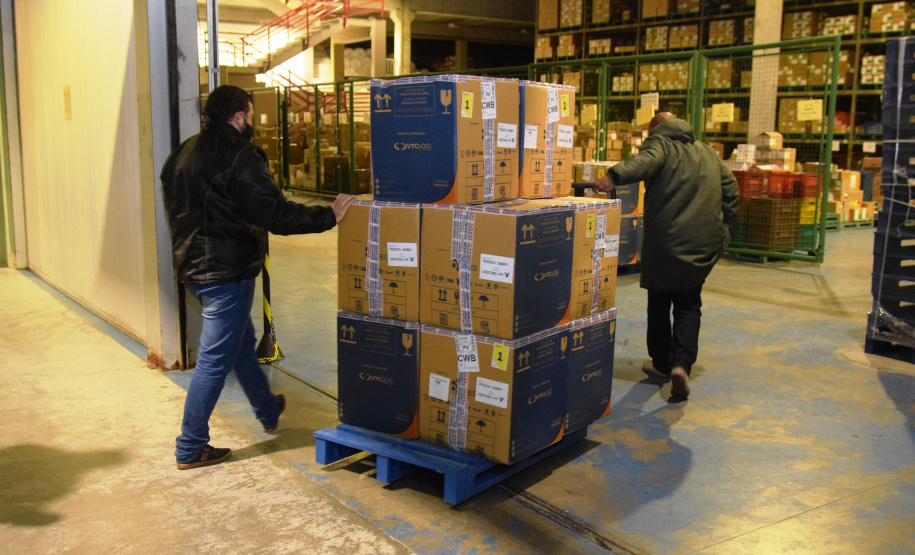 Paraná recebe 124.020 vacinas contra a Covid-19 nesta quinta Foto: Américo Antonio/SESA