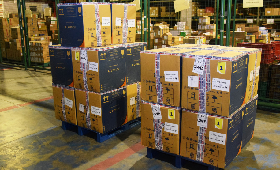 Paraná recebe 124.020 vacinas contra a Covid-19 nesta quinta Foto: Américo Antonio/SESA