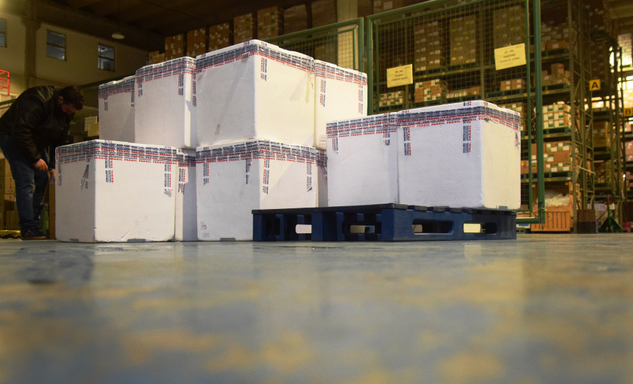 Paraná recebe 124.020 vacinas contra a Covid-19 nesta quinta Foto: Américo Antonio/SESA