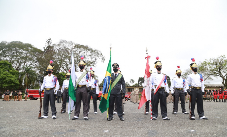 Conhecer o passado, analisar o presente e projetar o futuro é o que move o Corpo de Bombeiros do Paraná, que nesta sexta-feira (08/10) completa 109 anos de história