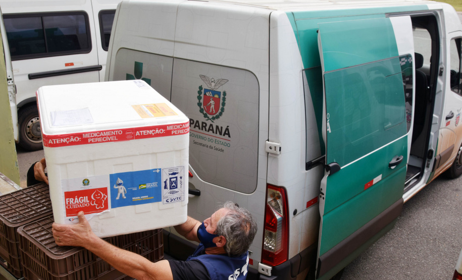 Com mais 124,2 mil vacinas, Saúde encerra a semana com um milhão de imunizantes contra a Covid-19 distribuídos aos municípios  -  Curitiba, 08/10/2021  -  Foto: Américo Antonio/SESA