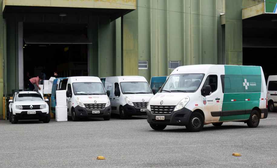 Com mais 124,2 mil vacinas, Saúde encerra a semana com um milhão de imunizantes contra a Covid-19 distribuídos aos municípios  -  Curitiba, 08/10/2021  -  Foto: Américo Antonio/SESA