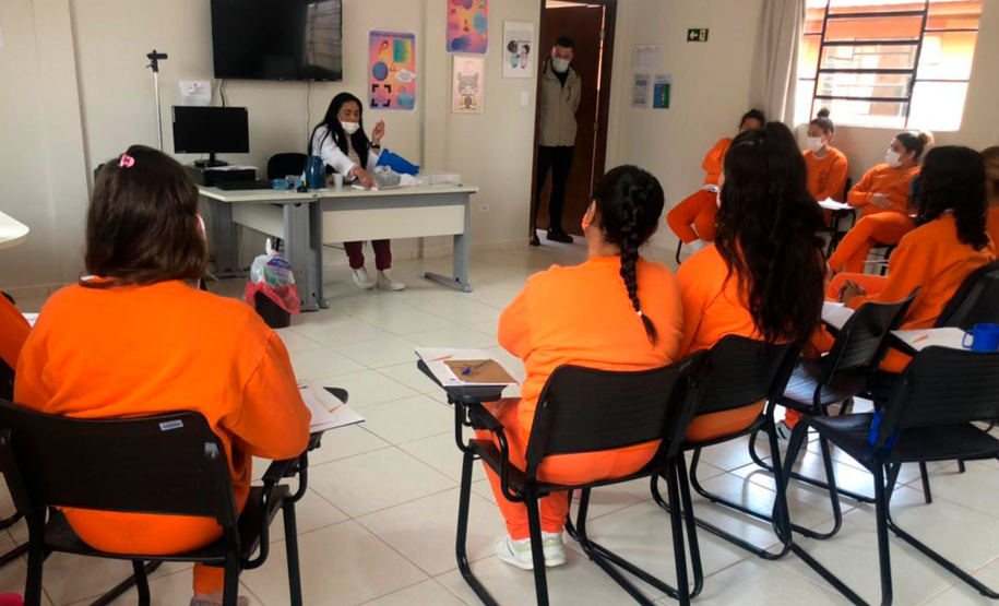 Depen e Senac firmam parceria e ofertam cursos profissionalizantes às presas do CIS, na RMC  -  Curitiba, 08/10/2021  -  Foto: DEPEN-PR