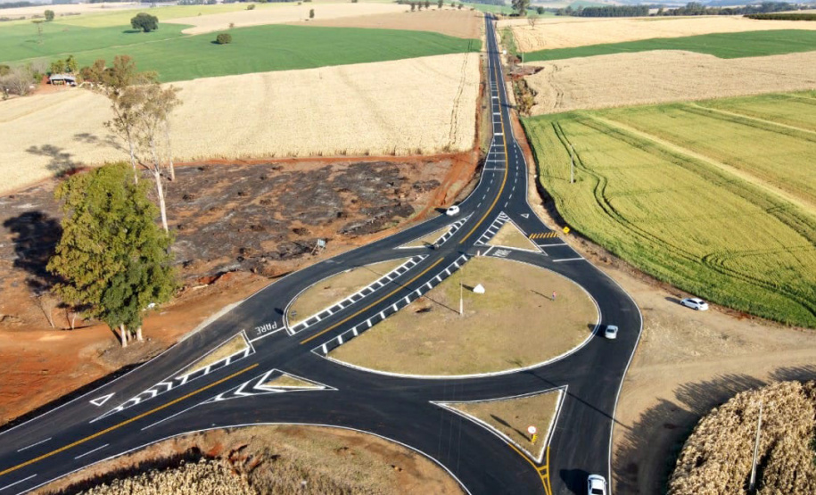 Serviços de conservação na PR-170 entre Apucarana e Borrazópolis, no Vale do Ivaí - conhecida como Rodovia do Milho. - Curitiba, 08/10/2021 - foto: DER-PR