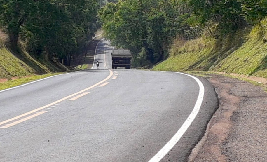 Serviços de conservação na PR-170 entre Apucarana e Borrazópolis, no Vale do Ivaí - conhecida como Rodovia do Milho. - Curitiba, 08/10/2021 - foto: DER-PR
