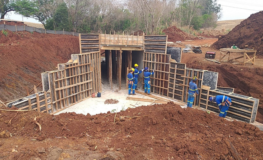 Obra de correção de greide de pontos de alagamentos da rodovia PR-650 entre Godoy Moreira e São João do Ivaí  -  Curitiba, 08/10/2021  -  Foto: DER