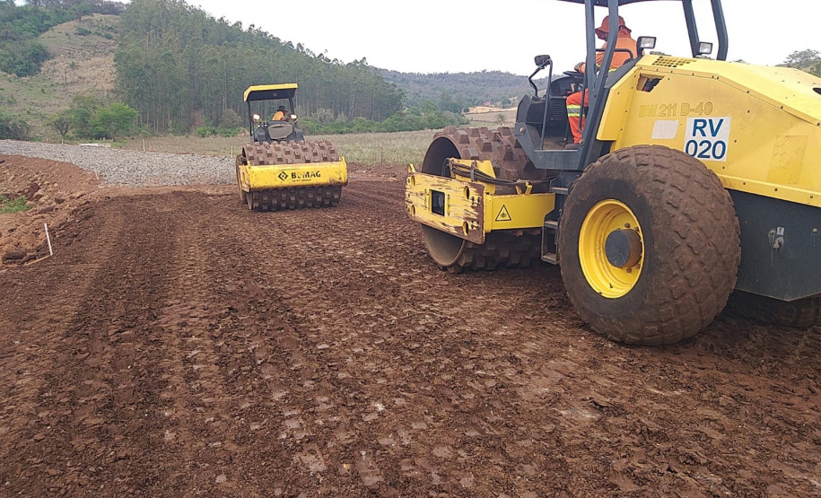 Obra de correção de greide de pontos de alagamentos da rodovia PR-650 entre Godoy Moreira e São João do Ivaí  -  Curitiba, 08/10/2021  -  Foto: DER