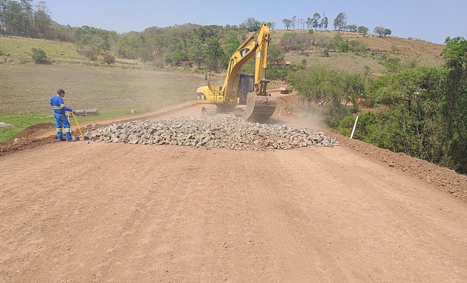 Obra de correção de greide de pontos de alagamentos da rodovia PR-650 entre Godoy Moreira e São João do Ivaí  -  Curitiba, 08/10/2021  -  Foto: DER
