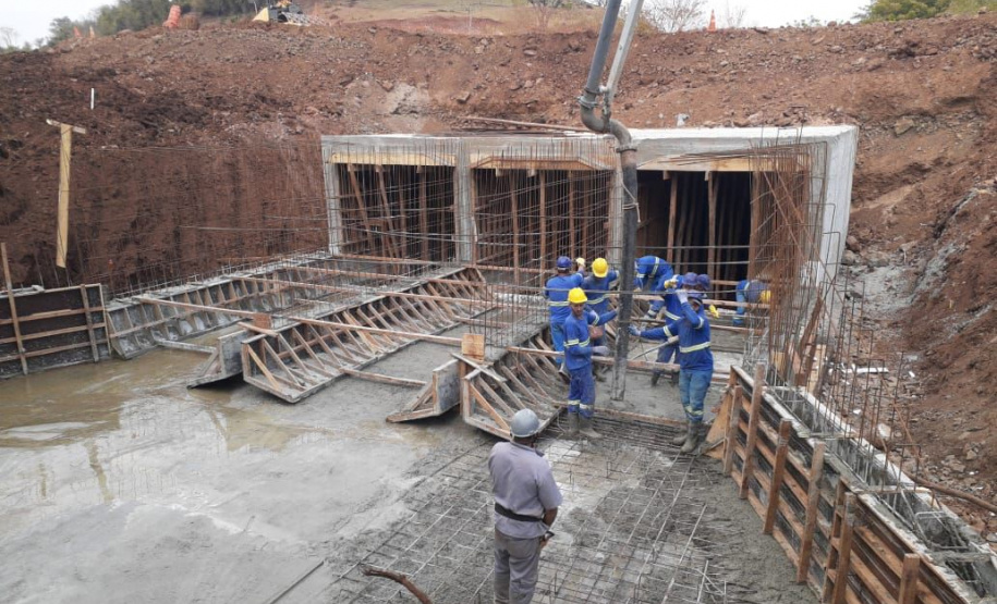 Obra de correção de greide de pontos de alagamentos da rodovia PR-650 entre Godoy Moreira e São João do Ivaí  -  Curitiba, 08/10/2021  -  Foto: DER