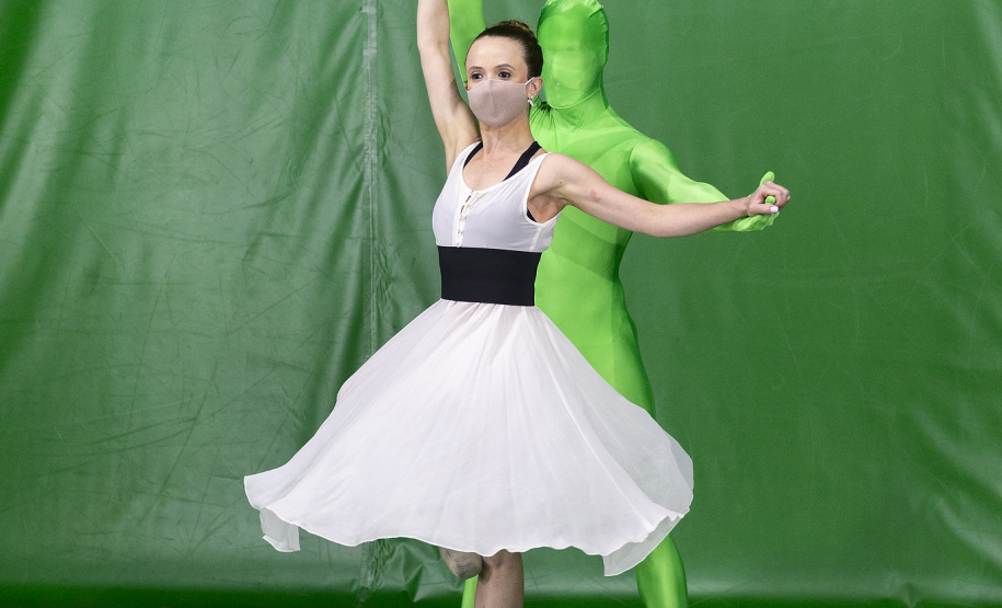 O Teatro Guaíra preparou uma programação virtual especial para celebrar o Dia das Crianças. Os pequenos poderão assistir a um concerto da Orquestra Sinfônica do Paraná (OSP), que apresenta a obra ?Pedro e o Lobo?, e ao projeto Chromakids, do Balé Teatro Guaíra (BTG). - Curitiba, 08/10/2021 - Foto: Maringas Maciel/Teatro Guaíra