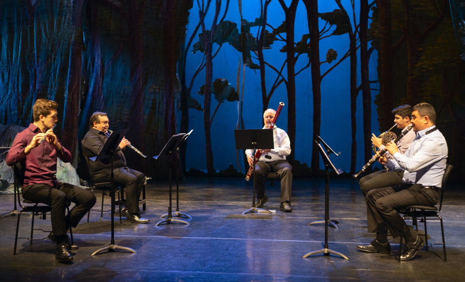 O Teatro Guaíra preparou uma programação virtual especial para celebrar o Dia das Crianças. Os pequenos poderão assistir a um concerto da Orquestra Sinfônica do Paraná (OSP), que apresenta a obra ?Pedro e o Lobo?, e ao projeto Chromakids, do Balé Teatro Guaíra (BTG). - Curitiba, 08/10/2021 - Foto: Maringas Maciel/Teatro Guaíra