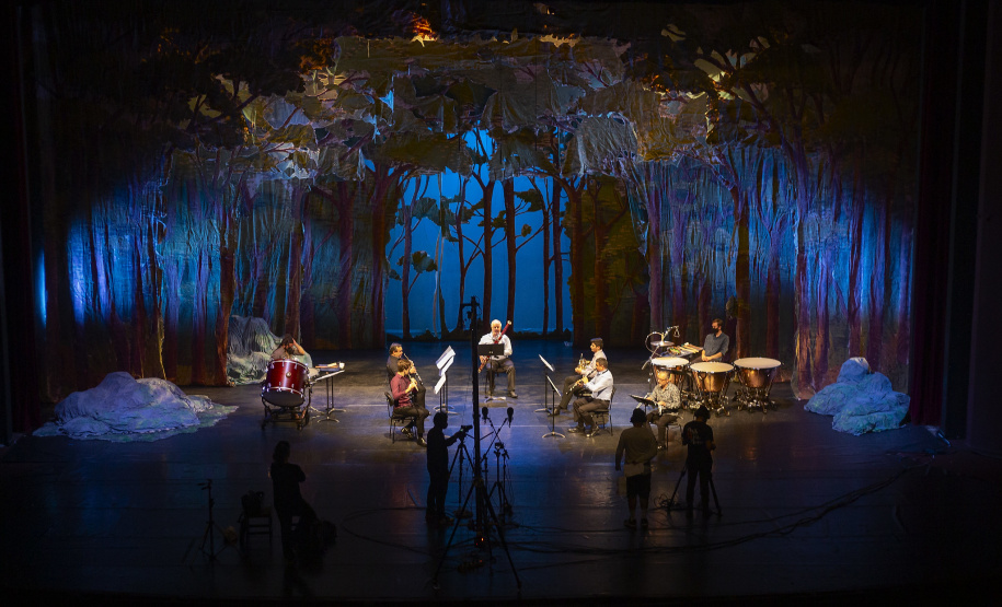 O Teatro Guaíra preparou uma programação virtual especial para celebrar o Dia das Crianças. Os pequenos poderão assistir a um concerto da Orquestra Sinfônica do Paraná (OSP), que apresenta a obra ?Pedro e o Lobo?, e ao projeto Chromakids, do Balé Teatro Guaíra (BTG). - Curitiba, 08/10/2021 - Foto: Maringas Maciel/Teatro Guaíra