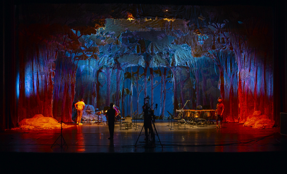 O Teatro Guaíra preparou uma programação virtual especial para celebrar o Dia das Crianças. Os pequenos poderão assistir a um concerto da Orquestra Sinfônica do Paraná (OSP), que apresenta a obra ?Pedro e o Lobo?, e ao projeto Chromakids, do Balé Teatro Guaíra (BTG). - Curitiba, 08/10/2021 - Foto: Maringas Maciel/Teatro Guaíra