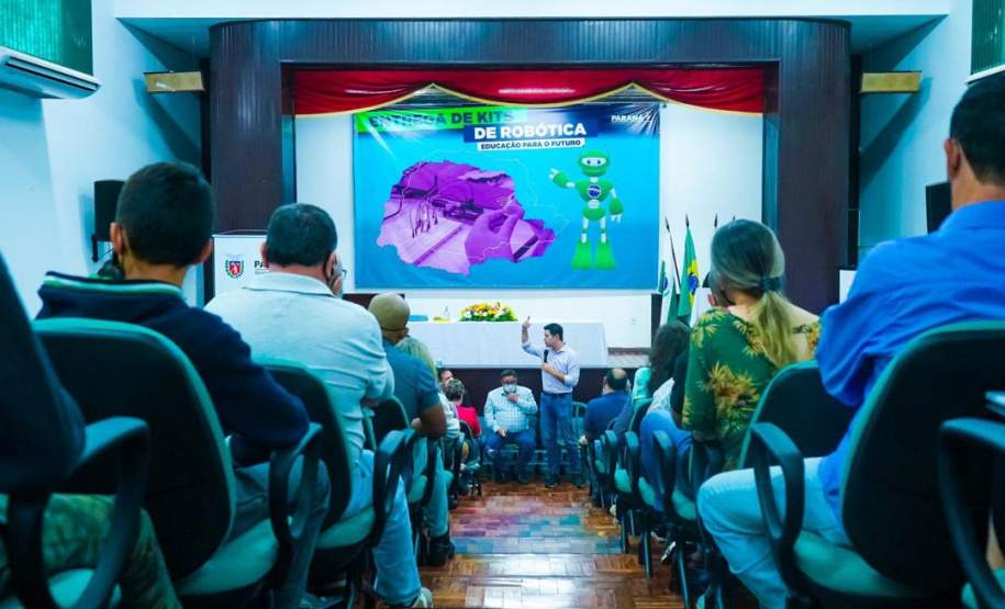 Kits de robótica são entregues para escolas de mais 42 municípios . Foto: Guilherme Flores/Casa Civil