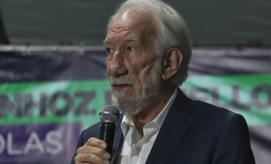 O governador em exercício Darci Piana inaugurou nesta sexta-feira (8) uma unidade do programa Meu Campinho em Munhoz de Mello, no distrito de Fernão Dias, na região Norte do Paraná. O projeto recebeu R$ 269 mil do Governo do Estado, por meio da Secretaria do Desenvolvimento Urbano e de Obras Públicas.Fotoz: Gustavo Pontes/SEDU