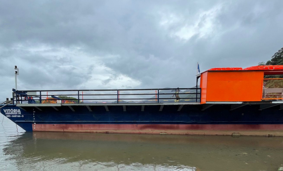 DER está fiscalizando o serviço do ferry boat de Guaratuba no feriado de 12 de
outubro. Foto:DER
