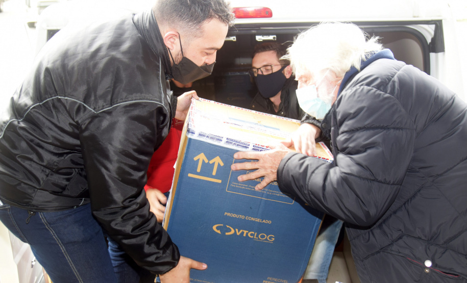 Paraná recebe mais 154.440 vacinas contra a Covid-19 nesta segunda. Foto: Américo Antonio/SESA