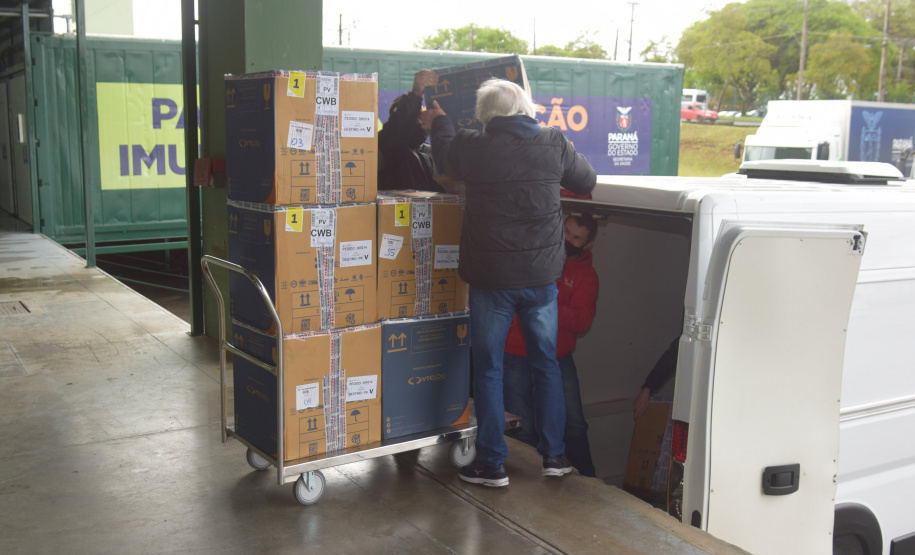 Paraná recebe mais 154.440 vacinas contra a Covid-19 nesta segunda. Foto: Américo Antonio/SESA