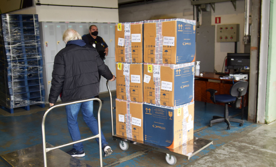 Paraná recebe mais 154.440 vacinas contra a Covid-19 nesta segunda. Foto: Américo Antonio/SESA