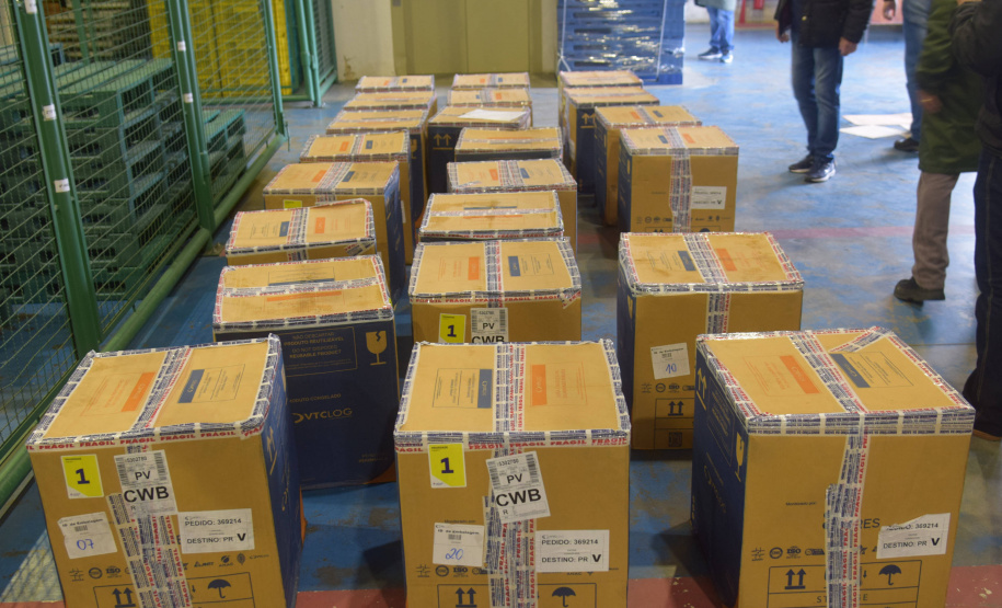 Paraná recebe mais 154.440 vacinas contra a Covid-19 nesta segunda. Foto: Américo Antonio/SESA