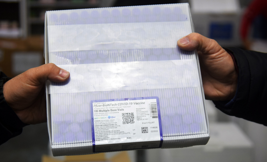 Paraná recebe mais 154.440 vacinas contra a Covid-19 nesta segunda. Foto: Américo Antonio/SESA