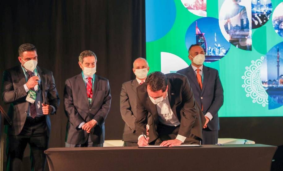 Paraná e Câmara de Comércio Árabe-Brasileira formalizam acordos para intensificar a parceria. Foto: Governo do Paraná