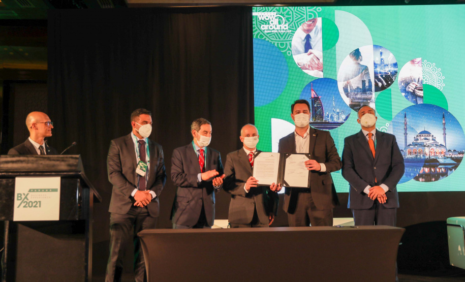 Paraná e Câmara de Comércio Árabe-Brasileira formalizam acordos para intensificar a parceria. Foto: Governo do Paraná