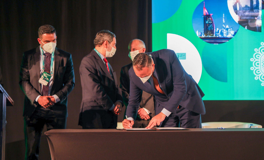 Paraná e Câmara de Comércio Árabe-Brasileira formalizam acordos para intensificar a parceria. Foto: Governo do Paraná