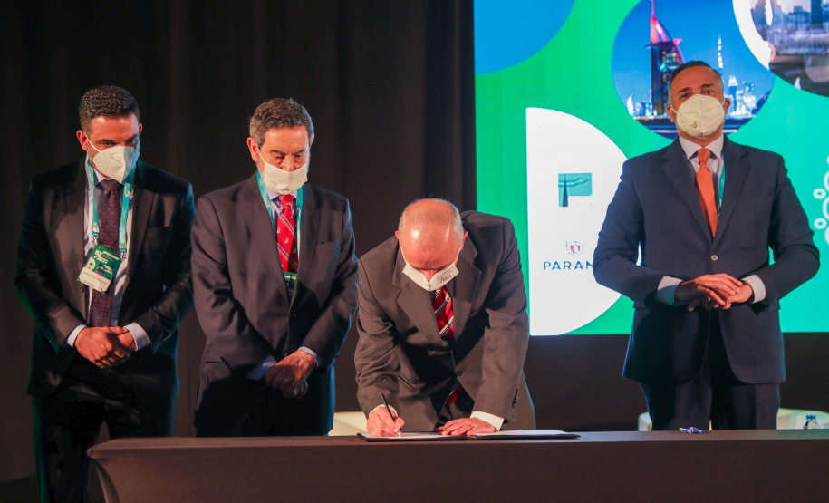 Paraná e Câmara de Comércio Árabe-Brasileira formalizam acordos para intensificar a parceria. Foto: Governo do Paraná