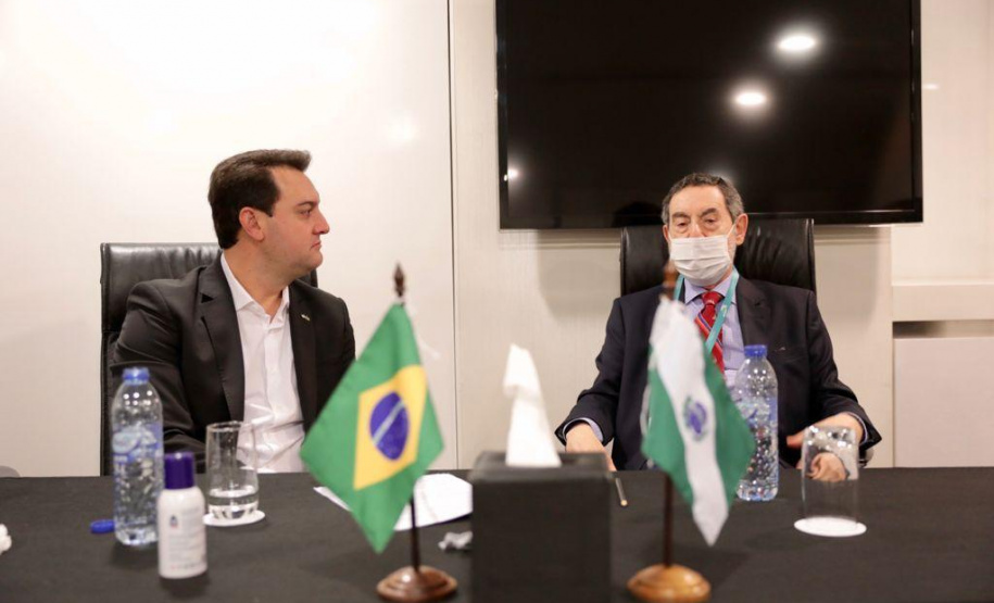 Paraná e Câmara de Comércio Árabe-Brasileira formalizam acordos para intensificar a parceria. Foto: Governo do Paraná