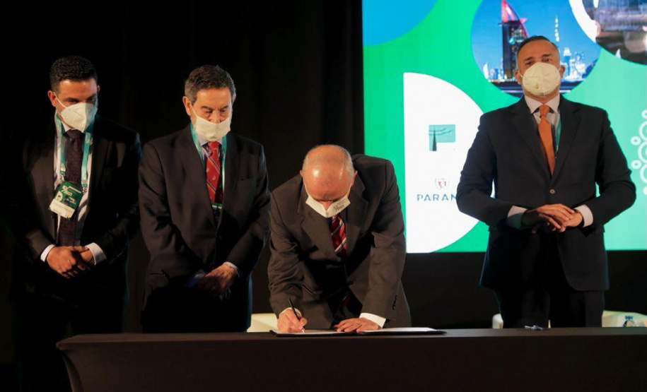 Paraná e Câmara de Comércio Árabe-Brasileira formalizam acordos para intensificar a parceria. Foto: Governo do Paraná