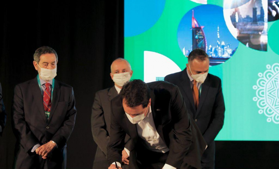 Paraná e Câmara de Comércio Árabe-Brasileira formalizam acordos para intensificar a parceria. Foto: Governo do Paraná