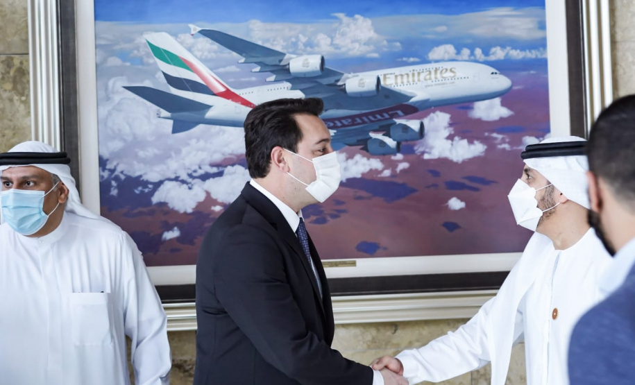 Em reunião com executivos da Emirates, Governador busca voo direto entre Paraná e Dubai. Foto: Governo do Paraná