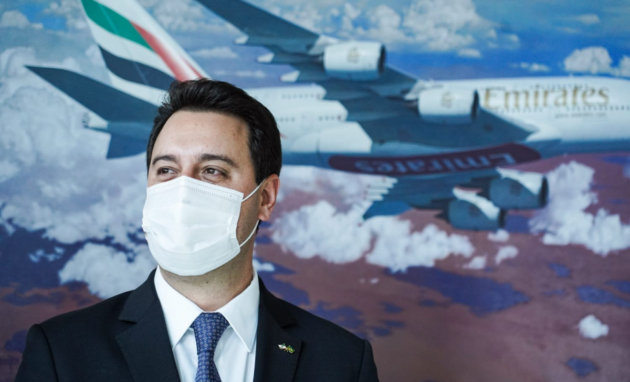 Em reunião com executivos da Emirates, Governador busca voo direto entre Paraná e Dubai. Foto: Governo do Paraná