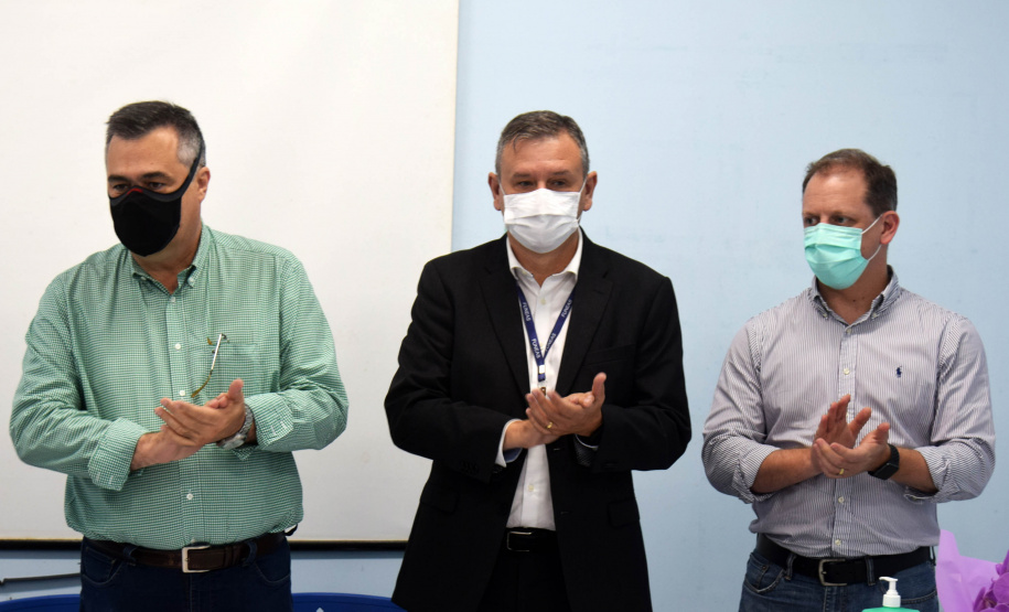 A Secretaria de Estado da Saúde (Sesa) assinou um termo de cooperação técnico científica nesta quarta-feira (13) para implantação e desenvolvimento de atividades de ensino, pesquisa e expansão no Hospital Regional do Litoral (HRL) de Paranaguá, em parceria com a Universidade Estadual do Paraná (Unespar). - Paranaguá, 13/10/2021  -  Foto: Américo Antonio/SESA