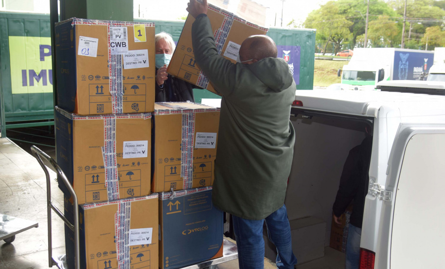 Secretaria da Saúde distribui mais 155.327 doses de vacinas contra a Covid-19. Foto: Américo Antonio/SESA