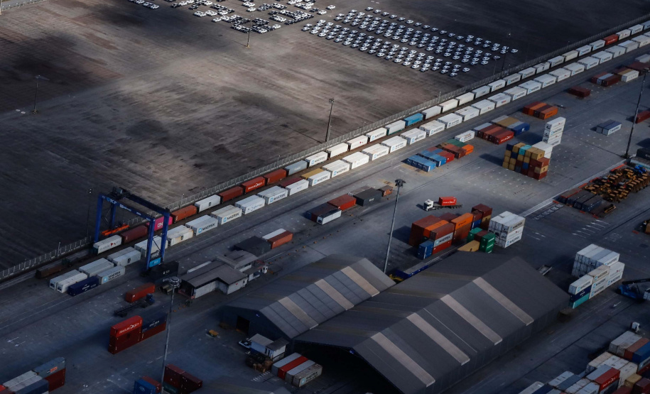 Volume de carga movimentada pela ferrovia aumentou 25,19% nos portos do Paraná. Foto: Rodrigo Felix Leal/SEIL