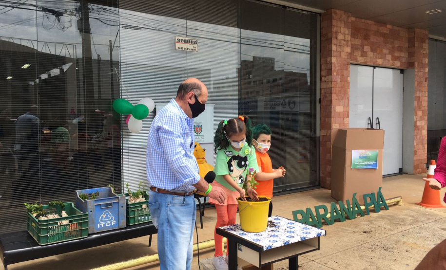 GUARAPUAVA  - O Instituto Água e Terra (IAT), vinculado à Secretaria do Desenvolvimento Sustentável e do Turismo (Sedest) aderiu à campanha estadual Paraná Piá. No balanço, divulgado nesta quarta-feira (13), o IAT relata a arrecadação de 4376 brinquedos. - Curitiba, 13/10/2021 - Foto: IAT
