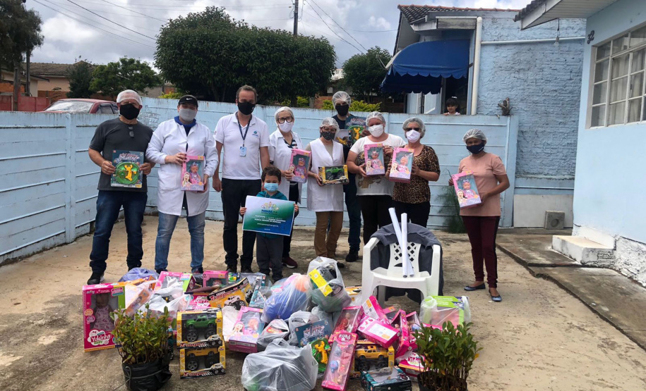 PONTA GROSSA - O Instituto Água e Terra (IAT), vinculado à Secretaria do Desenvolvimento Sustentável e do Turismo (Sedest) aderiu à campanha estadual Paraná Piá. No balanço, divulgado nesta quarta-feira (13), o IAT relata a arrecadação de 4376 brinquedos. - Curitiba, 13/10/2021 - Foto: IAT