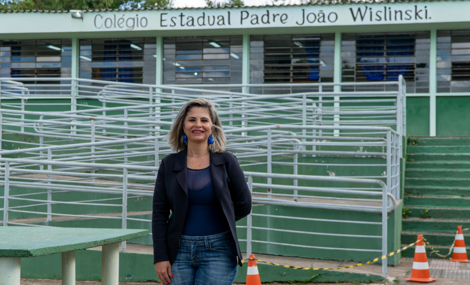 Diretora promove melhorias na aprendizagem por meio da ?pedagogia do aconchego?. Na foto, a professora Luci Mara Pereira - Curitiba, 13/10/2021 - Foto: Renato Prospero/SEED