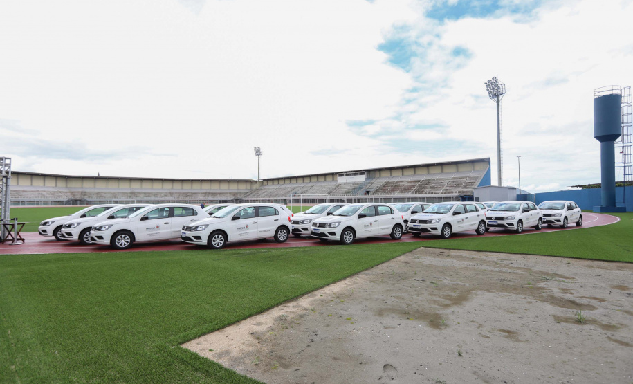 O governador em exercício Darci Piana e o secretário estadual da Saúde, Beto Preto, entregam nesta quarta-feira (13),  veículos da Estratégia da Saúde da Família aos municípios da 1ª Regional de Saúde de Paranaguá, além de computadores para renovação e modernização do parque tecnológico da Sesa.13/10/2021 - Foto: Geraldo Bubniak/AEN