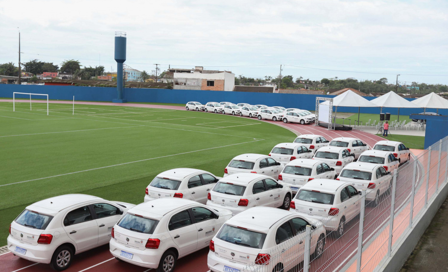 O governador em exercício Darci Piana e o secretário estadual da Saúde, Beto Preto, entregam nesta quarta-feira (13),  veículos da Estratégia da Saúde da Família aos municípios da 1ª Regional de Saúde de Paranaguá, além de computadores para renovação e modernização do parque tecnológico da Sesa.13/10/2021 - Foto: Geraldo Bubniak/AEN
