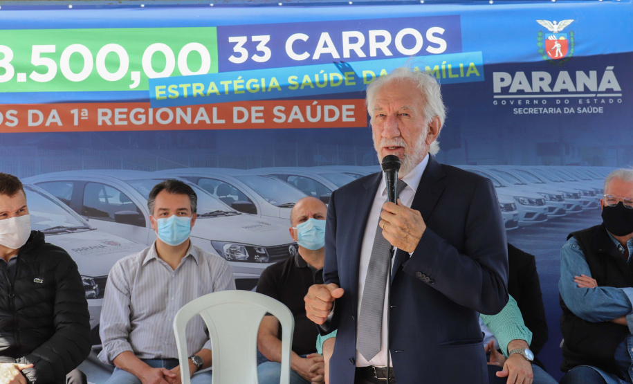 O governador em exercício Darci Piana e o secretário estadual da Saúde, Beto Preto, entregam nesta quarta-feira (13),  veículos da Estratégia da Saúde da Família aos municípios da 1ª Regional de Saúde de Paranaguá, além de computadores para renovação e modernização do parque tecnológico da Sesa.13/10/2021 - Foto: Geraldo Bubniak/AEN