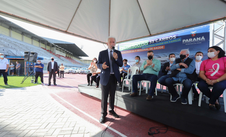 O governador em exercício Darci Piana e o secretário estadual da Saúde, Beto Preto, entregam nesta quarta-feira (13),  veículos da Estratégia da Saúde da Família aos municípios da 1ª Regional de Saúde de Paranaguá, além de computadores para renovação e modernização do parque tecnológico da Sesa.13/10/2021 - Foto: Geraldo Bubniak/AEN